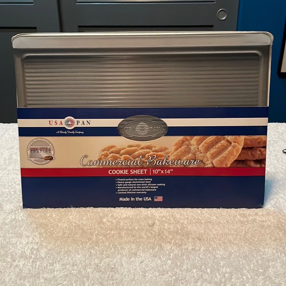 USA Pan cookie sheet. Commercial Bakeware. NWT